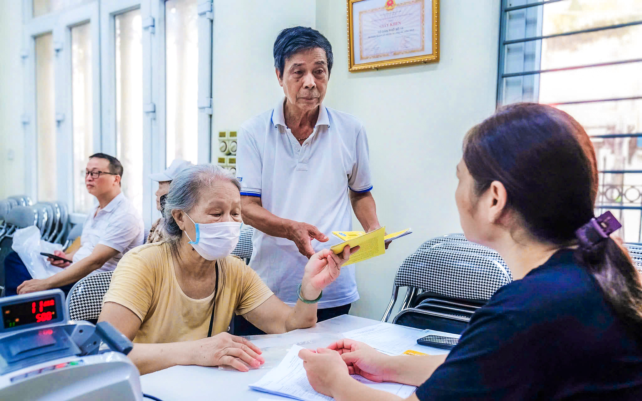 Hưu trí trong bảo hiểm xã hội: Cách hiểu đúng và quy định quan trọng cần biết 1 hưu trí và bảo hiểm hưu trí cho người lao động sắp nghỉ hưu